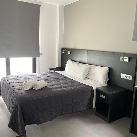 6 Bis Hotel Кастелдефелс Екстериор снимка