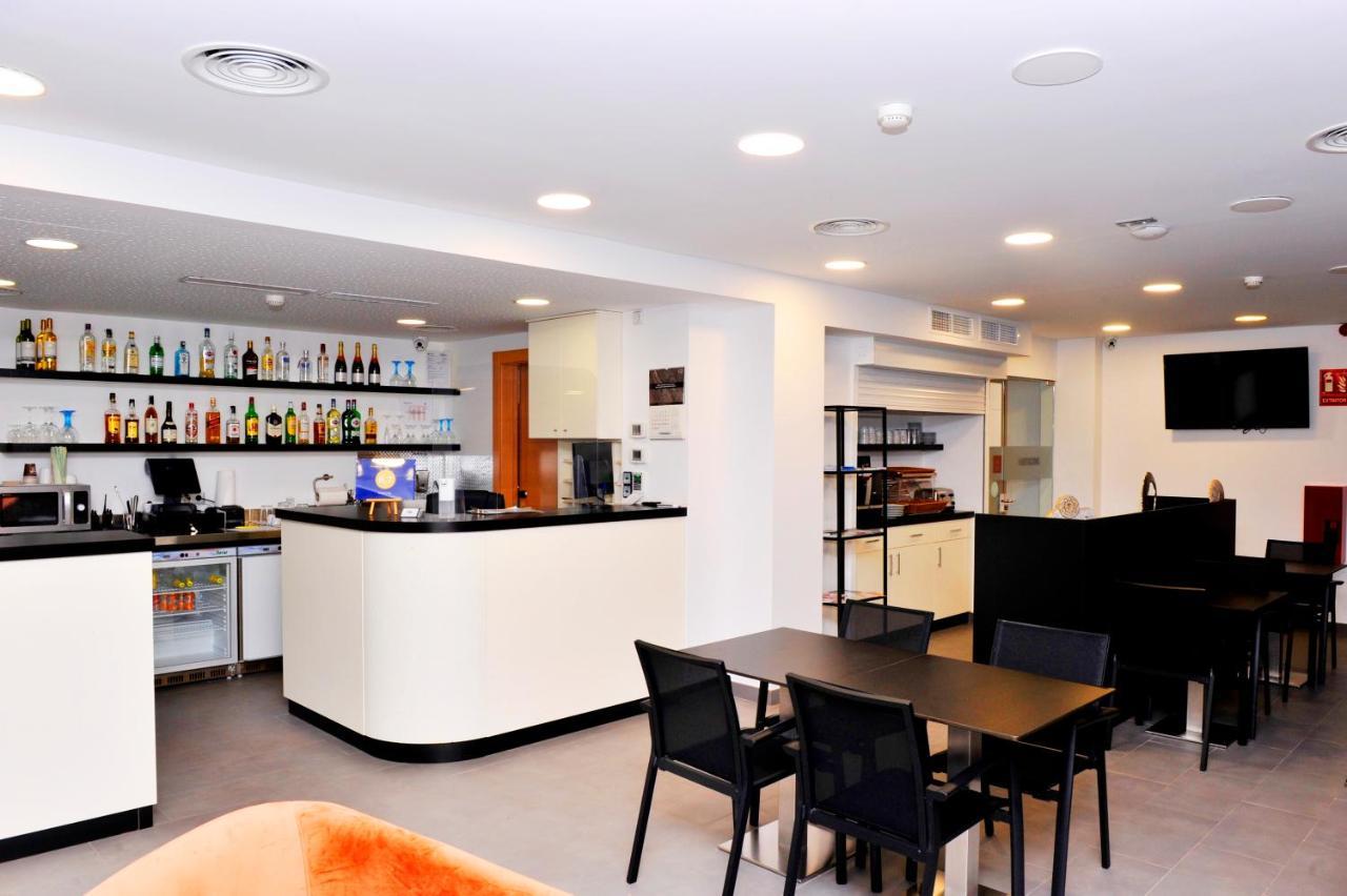 6 Bis Hotel Кастелдефелс Екстериор снимка
