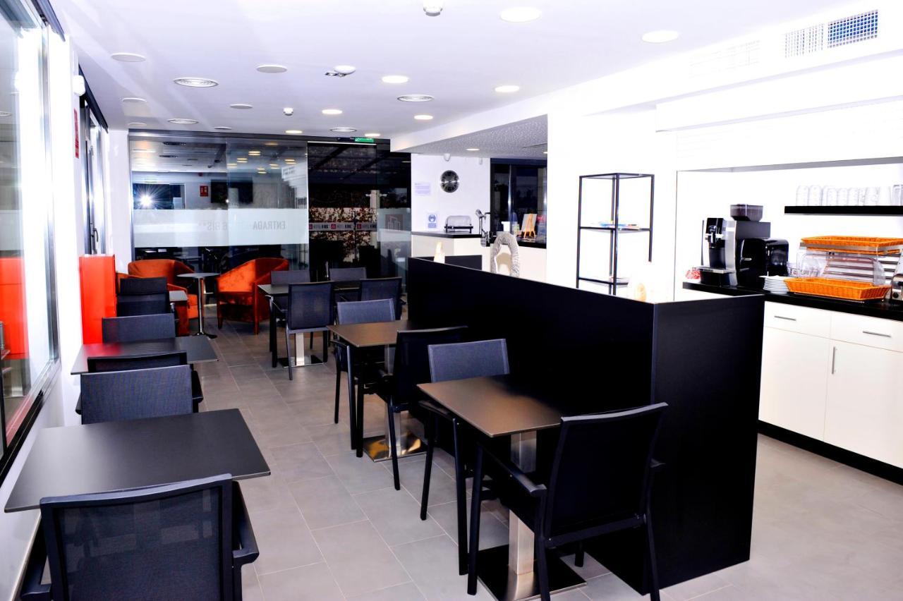 6 Bis Hotel Кастелдефелс Екстериор снимка