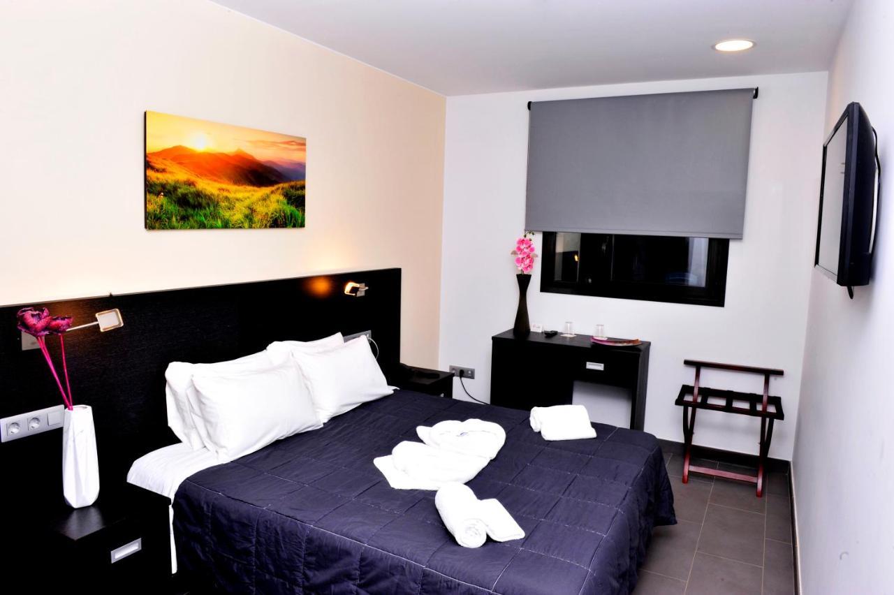 6 Bis Hotel Кастелдефелс Екстериор снимка