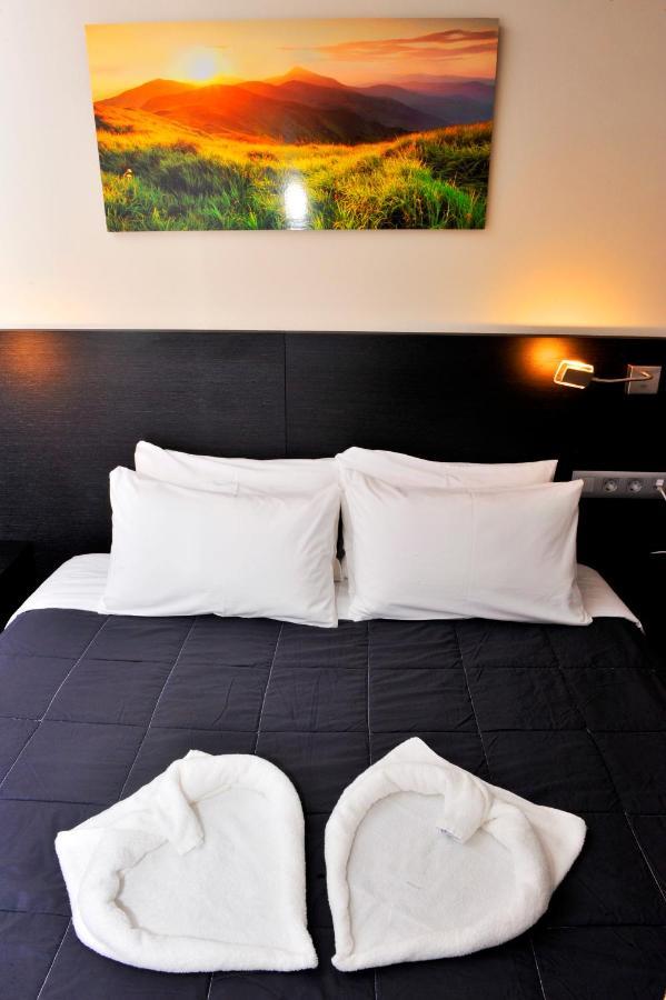 6 Bis Hotel Кастелдефелс Екстериор снимка