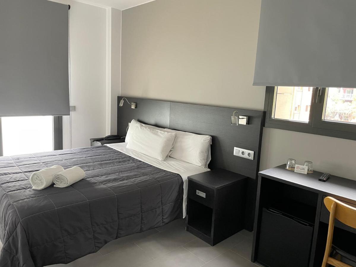 6 Bis Hotel Кастелдефелс Екстериор снимка