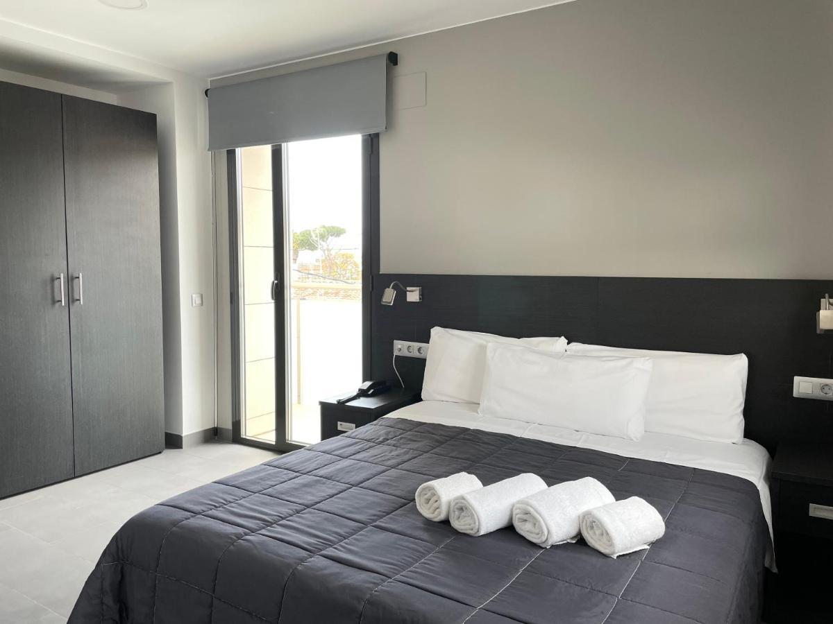6 Bis Hotel Кастелдефелс Екстериор снимка