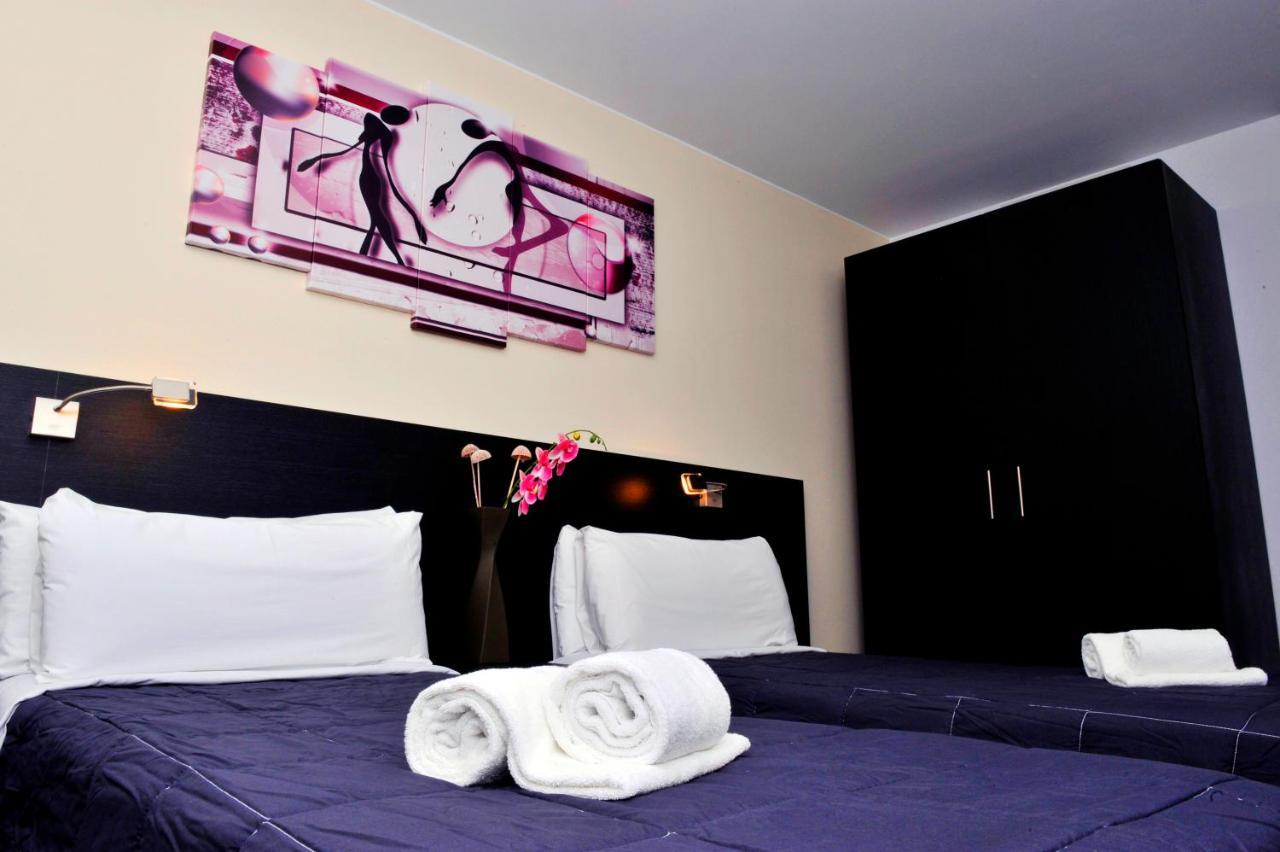6 Bis Hotel Кастелдефелс Екстериор снимка