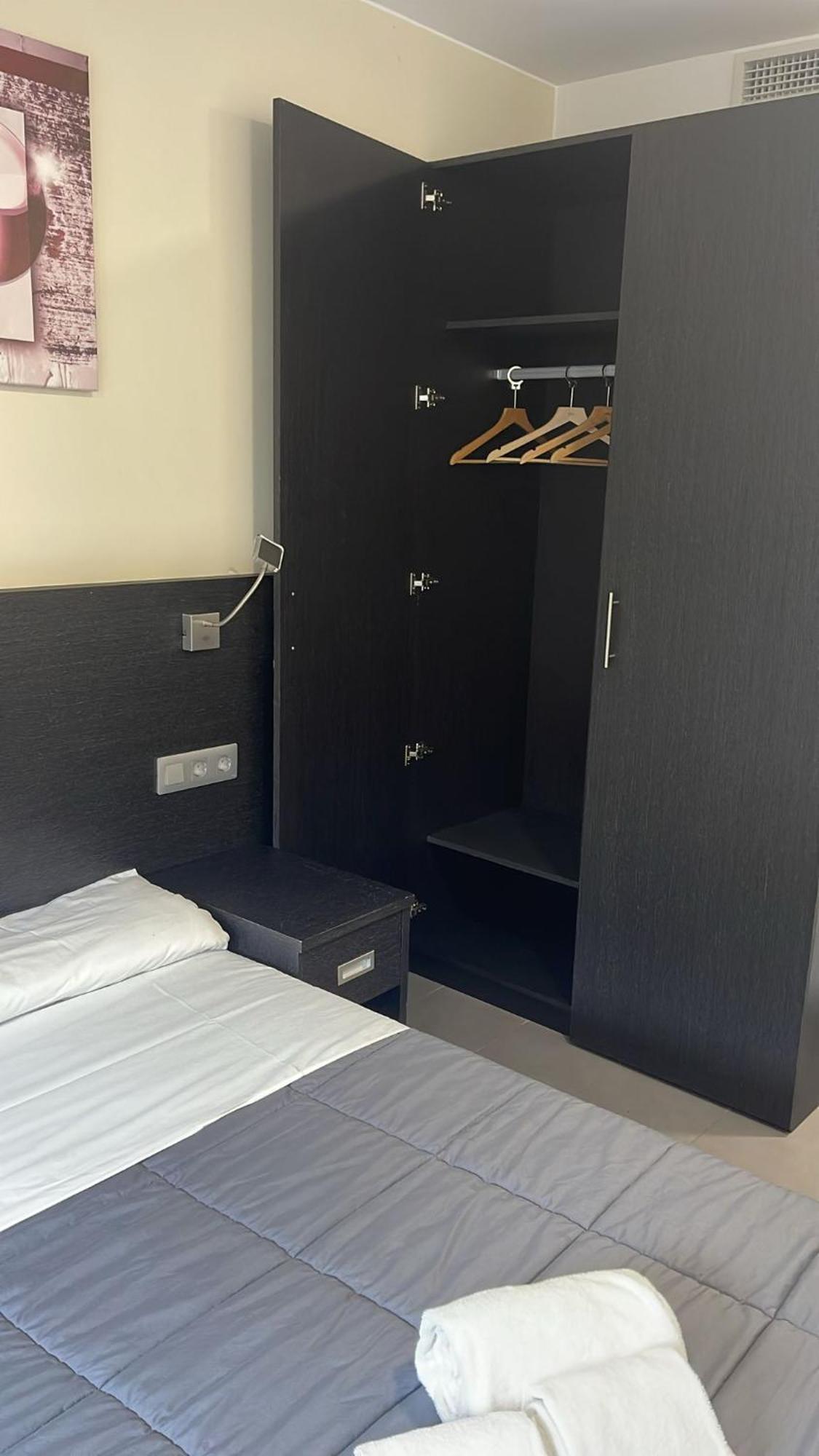 6 Bis Hotel Кастелдефелс Екстериор снимка
